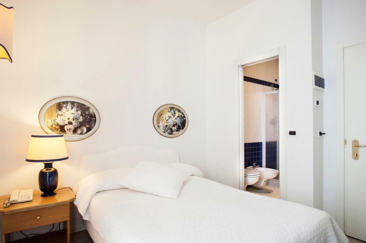 Single Room,141184197:JPEG